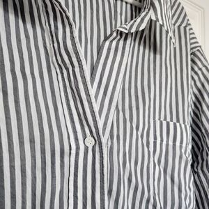 Zara Women's Small.Gray and White Striped Loose Button Down